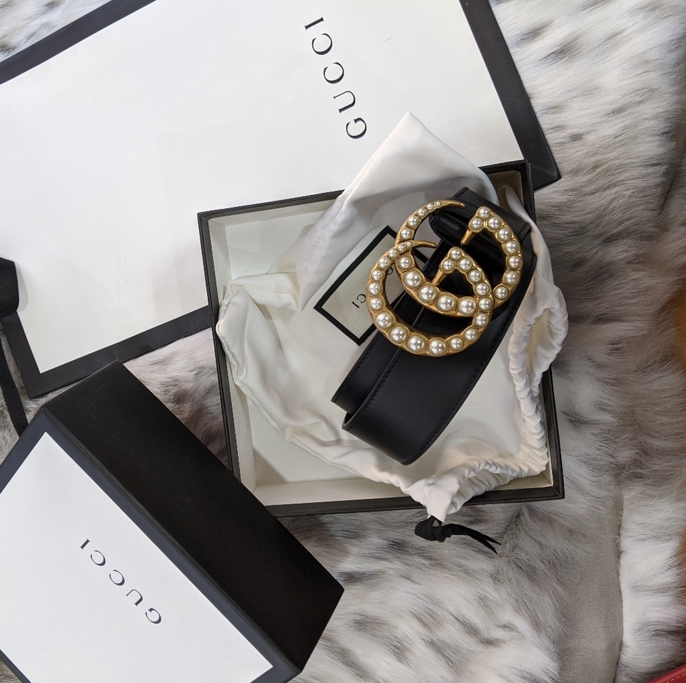 GUCCI leather belt with double g pearl
